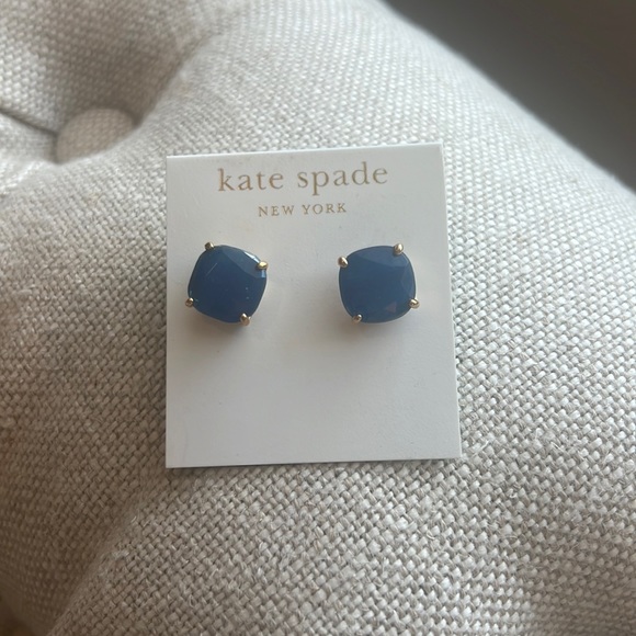 KSTE SPADE GEM STUDS - Picture 1 of 1